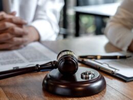 Mẫu đơn xin ly hôn viết sẵn là gì và tại sao lại cần?