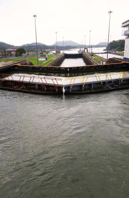 Miraflores locks, from the inside!