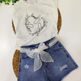 Conj vaquero y blusa blanca detalles encaje