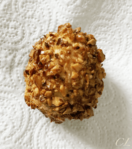 oeuf en croûte de Noix après friture 