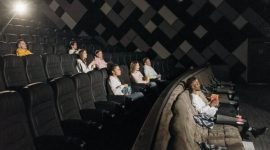 Ilustrasi meonton film horor. (Pexels.com/Pavel Danilyuk)