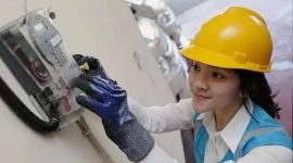 PT PLN (Persero) melakukan penyalaan serentak sambungan listrik gratis untuk 2.597 rumah tangga prasejahtera.