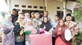 Wabup Indramayu Serahkan Bantuan Sembako dan Rehab Rumah, Korban Puting Beliung