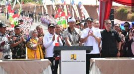 Menteri Koordinator Bidang Infrastruktur dan Pembangunan Kewilayahan, Agus Harimurti Yudhoyono (AHY), meresmikan Jalan Lingkar Utara Jatigede di Kabupaten Sumedang.