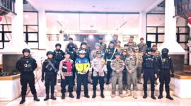 Polres Sumedang, bersama Pol PP melakukan pengamanan di Gedung DPRD Sumedang pada Selasa Malam (2/9)