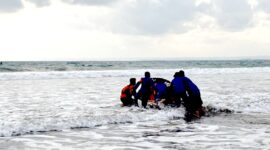 Kejadian laka laut terjadi di kawasan Pantai Barat Pangandaran, tepatnya di sekitar Pos 3.