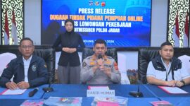Polda Jabar Bongkar Sindikat Penipuan Online, Modus Lowongan Kerja Palsu Rugikan Korban Rp801 Juta. 
Poto . (Humas Polda Jabar)