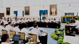 Bakom RI, Muhammad Qodari, menjelaskan bahwa pengaturan posisi tempat duduk dalam Sidang Kabinet Paripurna di Istana Kepresidenan. 