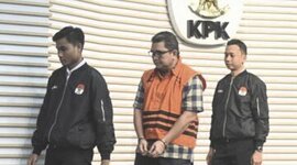 Jaksa Penuntut Umum (JPU) KPK menuntut Hendi Prio Santoso mantan Direktur Utama PT Perusahaan Gas Negara (PGN) periode 2008-2017.