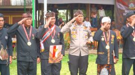 Kabid Humas Polda Jawa Barat Kombes Pol. Hendra Rochmawan, menerima Galunggung Award 2026 yang diberikan MASDA Jabar bersama Forum Silaturahmi Sunda Sabuana.