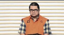 Ketua Majelis Hakim Pengadilan Tipikor Jakarta, menjatuhkan pidana kepada terdakwa Hendi Prio Santoso dengan pidana penjara selama 4 tahun dan pidana denda sejumlah Rp200 juta.