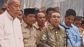 Wakil Ketua DPR RI Sufmi Dasco Ahmad menerima aspirasi Koordinator Nasional Kepala Desa Akhir Masa Jabatan (AMJ) terkait usulan perpanjangan masa jabatan kepala desa.