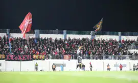ALT= Les supporters du Hassania d'Agadir sont derrière leur équipe. Un véritable 12e homme.