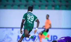 alt= l'attaquant du Raja ouvrant le score face au Hassania d'Agadir.