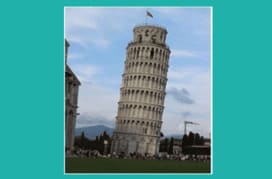 Η Πίζα γέρνει δεξιά (πολύ δεξιά) …