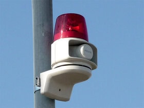 【運送会社】外周警戒・威嚇撃退型システム