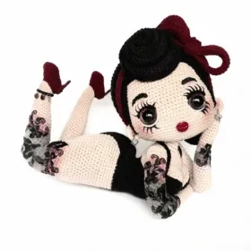 Crochet bombshell pattern – glamorous Pin-Up Doll amigurumi for makers who love vintage allure by Monoxatoys