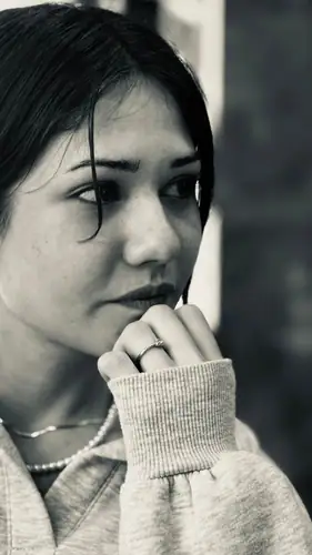 Emotional Control in Relationships Meaning What It Actually Is