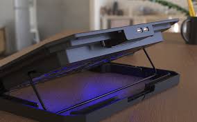 Escáner de documentos con luz UV para digitalización y protección de archivos importantes.