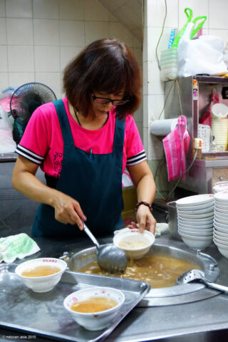 周記肉粥店