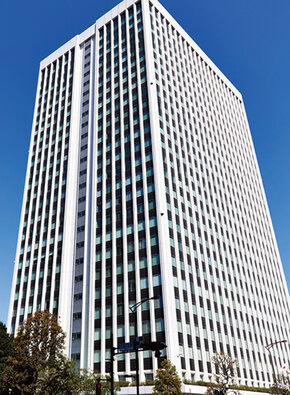 【三田国際ビル】株式会社日本防犯設備の東京データセンターがございます。