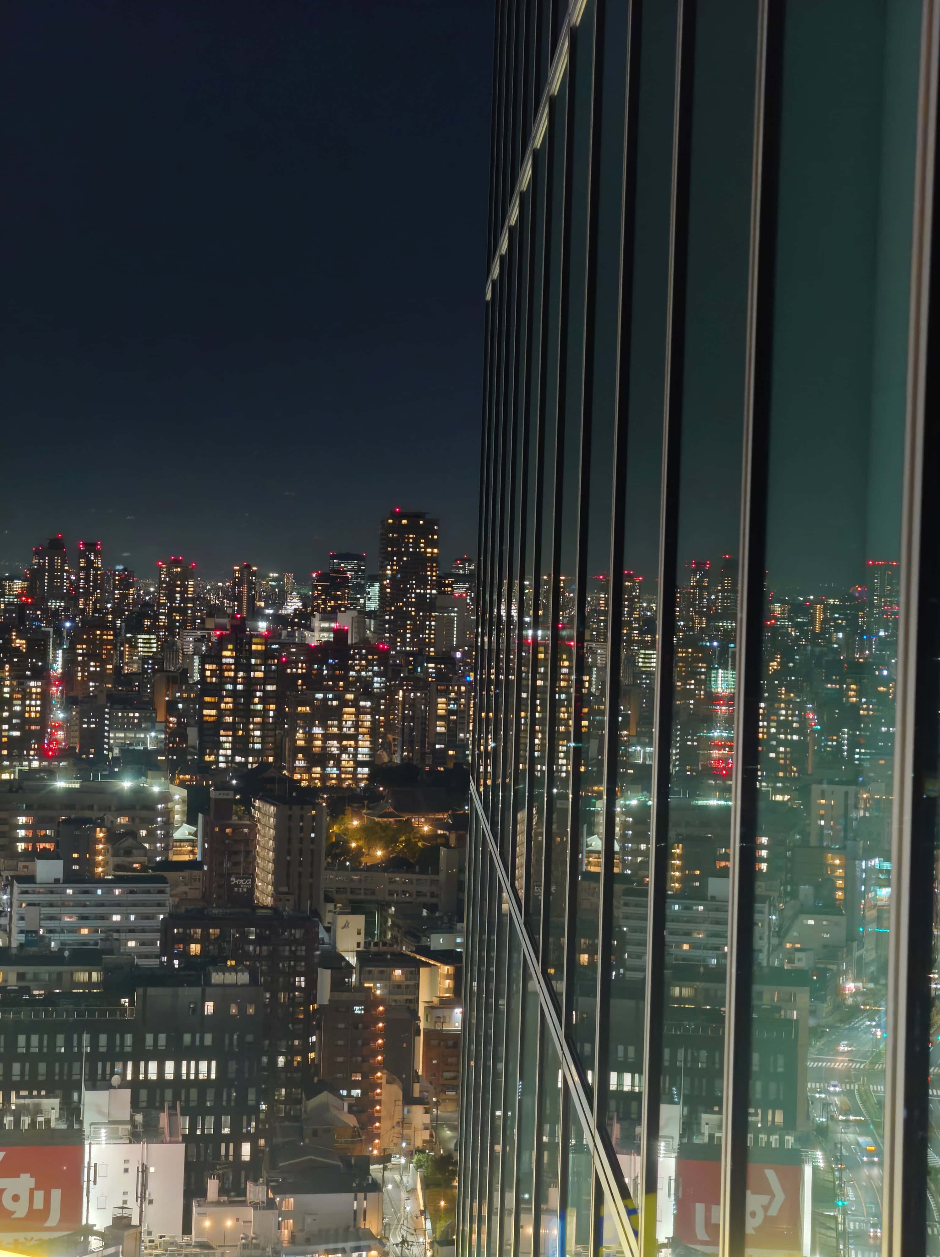 149.ガラス越しの夜景