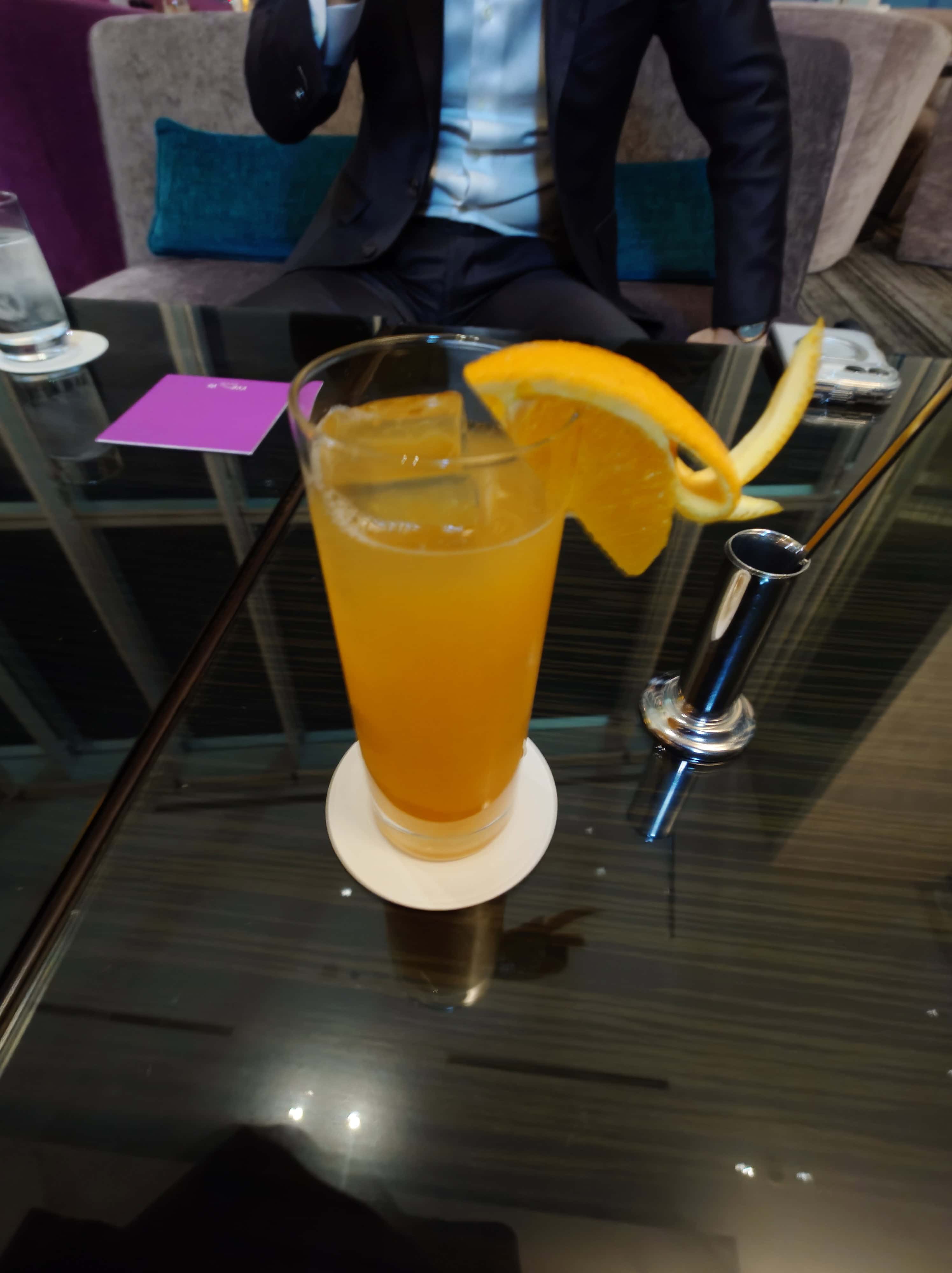 154.オレンジのドリンク