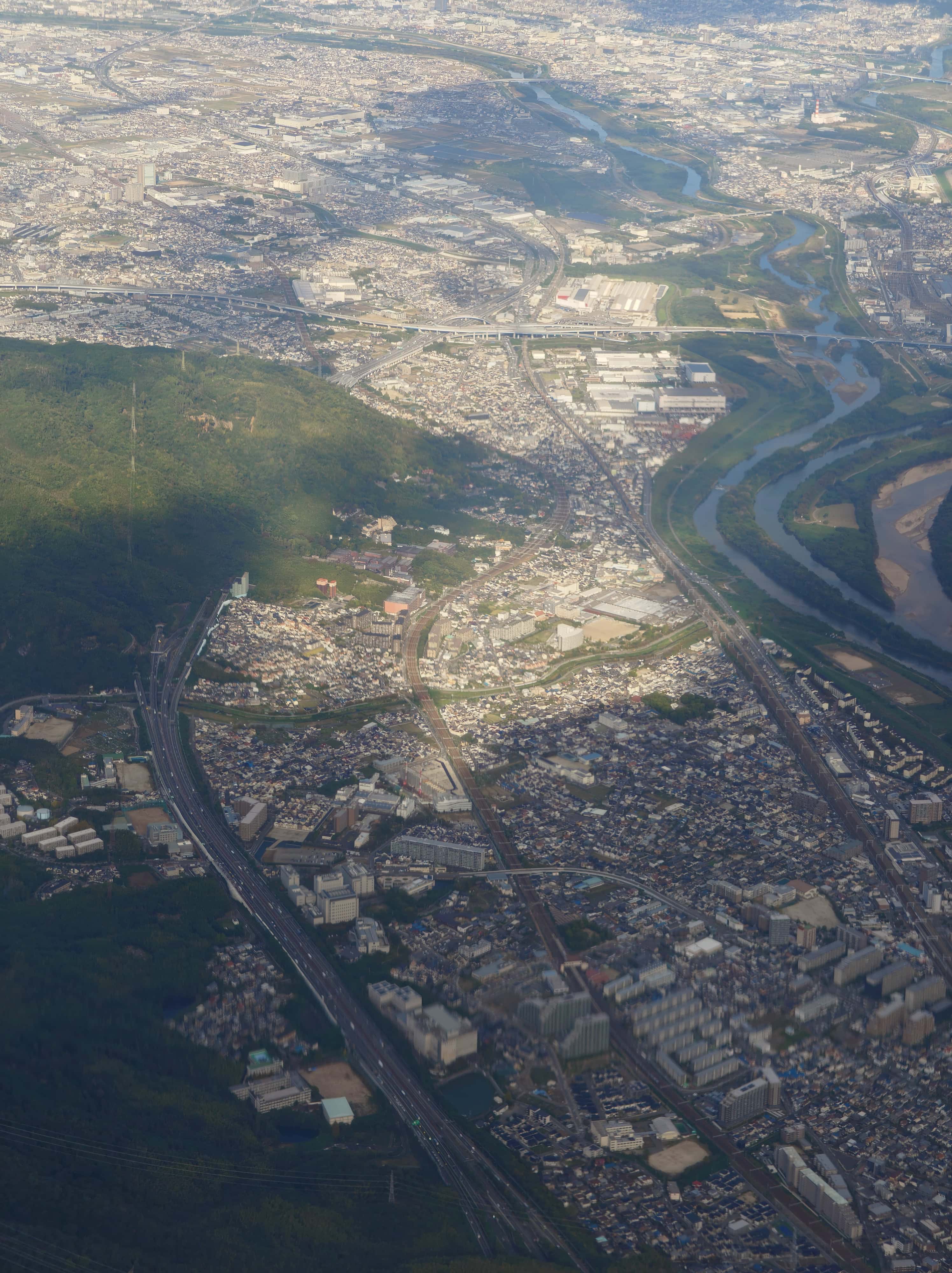 65.川と街