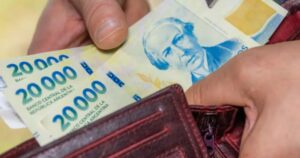 Lee más sobre el artículo Más del 50% de los argentinos pertenece a la clase baja, con un salario promedio de $1 millón