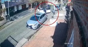 Lee más sobre el artículo Lanús: iban a visitar a su madre de 90 años al geriátrico y los asaltaron para robarles el auto