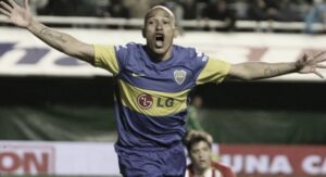 Lee más sobre el artículo Lomas: le robaron medallas y camisetas históricas a Clemente Rodríguez