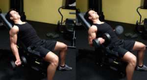 Un curl incliné pour cibler la portion longue du biceps, attention aux biceps courts