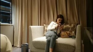 口交舔弄正猛时被女友当场抓包！翻车现场对话超尴尬，高清实录！