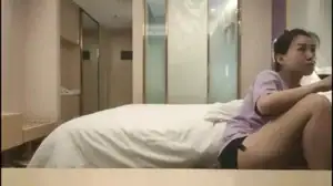 紫T恤马尾妹吃完烧烤再战一炮