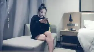 高颜值美妞沙发摸奶玩逼，床上猛干