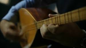 Aşıklar Atışması ve Bağlama Çalmak