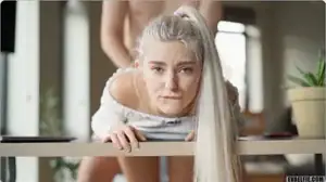หนังโป๊ฝรั่ง 18+ Eva Elfie สาวรัสเซียขาวเด้งนมใหญ่หุ่นแจ่ม แอบเย็ดกับคู่ขาตอนประชุม Zoom ท่าด๊อกกี้ซอยหีเสียวๆ หลังกล้องจนน้ำแตกราดร่อง