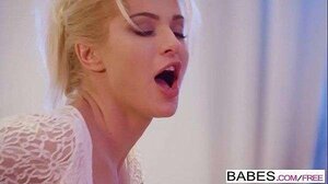 Se fute elegant in cur