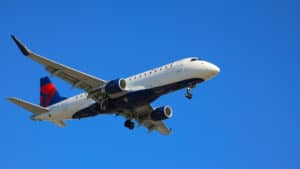 Read more about the article Delta Air Lines is Eliminating Snack & Beverage Service on Hundreds of Short Flights