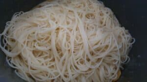 curry noodles cooking.