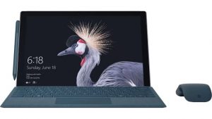 Nicht gerade billig: Microsoft Surface Pro mit Maus und Tastatur für knapp 1.500 Euro (Foto: Microsoft)
