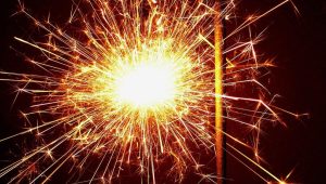 La quema del carrancho o carrancio en Colombia es una de las tradiciones de año nuevo. Foto: Pixabay-Moritz320.