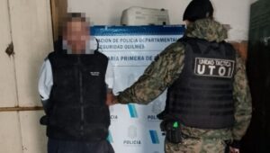 Lee más sobre el artículo Cayó en Quilmes con una pistola .45 lista para disparar y 300 dosis de cocaína