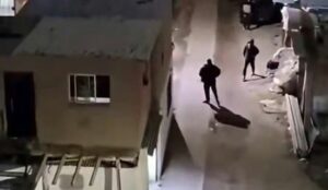 Lee más sobre el artículo Brutal enfrentamiento entre bandas narcos terminó con dos muertos en Fuerte Apache
