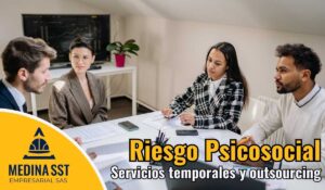 Trabajador en misión gestionando el Riesgo Psicosocial en Servicios Temporales y Outsourcing ante la dualidad de mando.