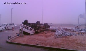 Dubai road unfall überschlag