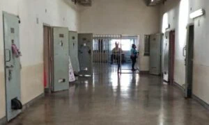Lee más sobre el artículo Ordenaron la detención de 15 penitenciarios bonaerenses por torturas y abuso sexual