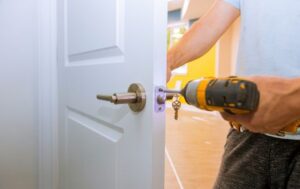 Kleinreparaturen und Schleifarbeiten