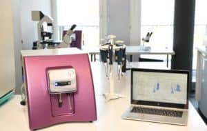 Picture of Ampha Z40 Pollen Analyzer and Laptop in the Laboratory