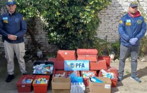 Lee más sobre el artículo Secuestran $40 millones en remedios ilegales que vendían en la «Feria más grande de La Matanza»
